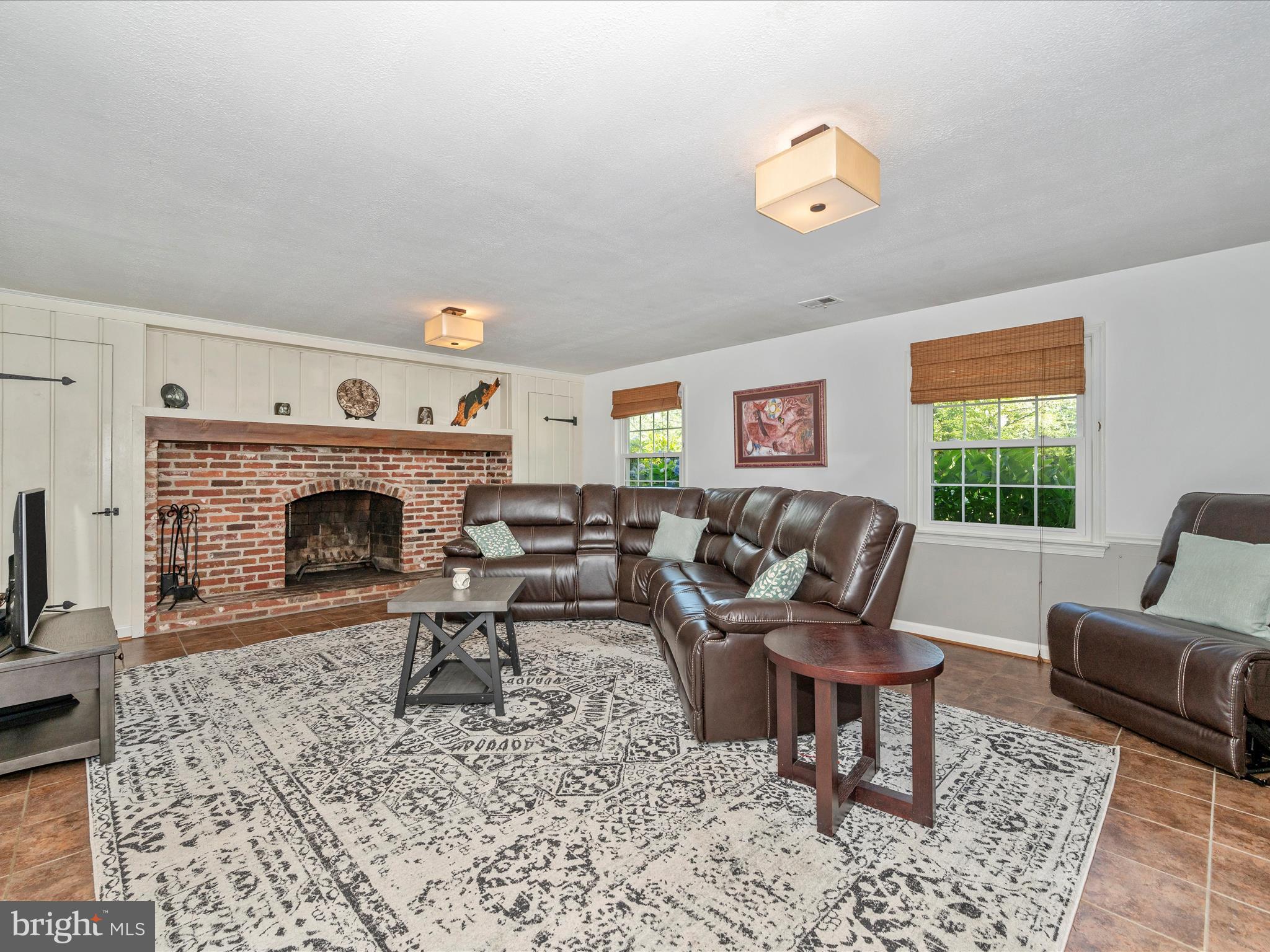 SHERWOOD FOREST MANOR - Residential