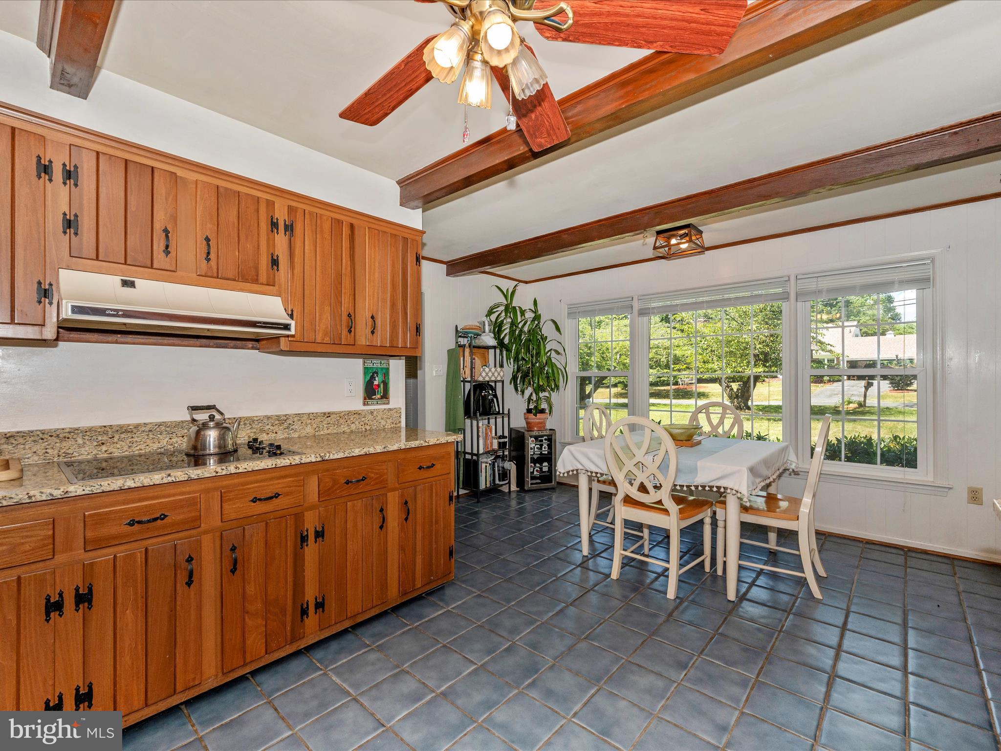 SHERWOOD FOREST MANOR - Residential