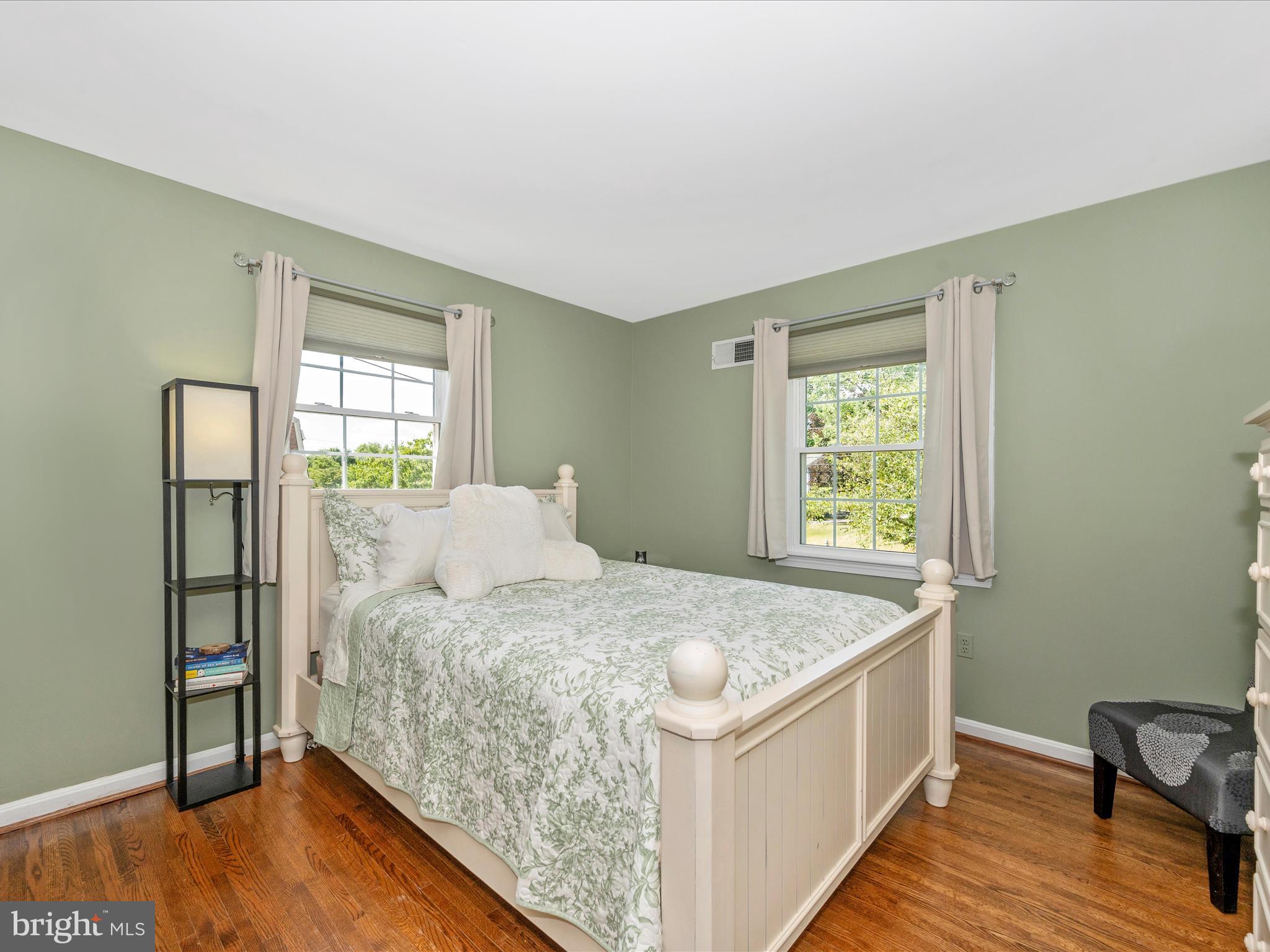 SHERWOOD FOREST MANOR - Residential