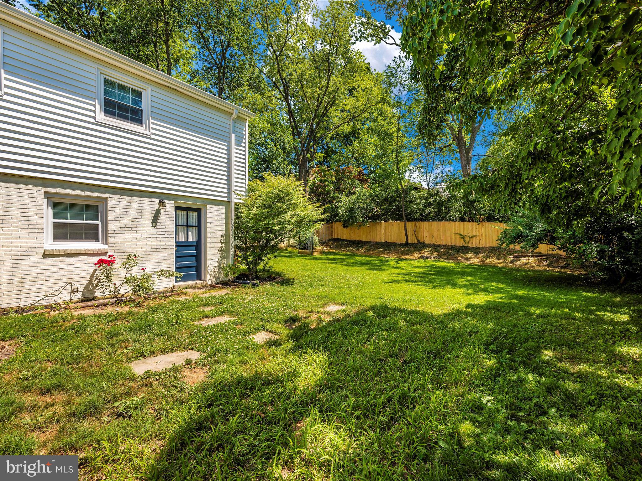 SHERWOOD FOREST MANOR - Residential