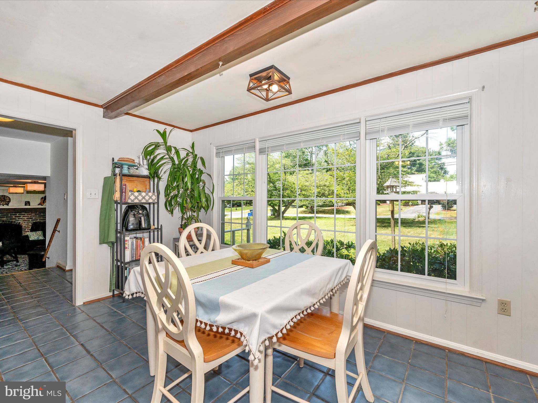 SHERWOOD FOREST MANOR - Residential