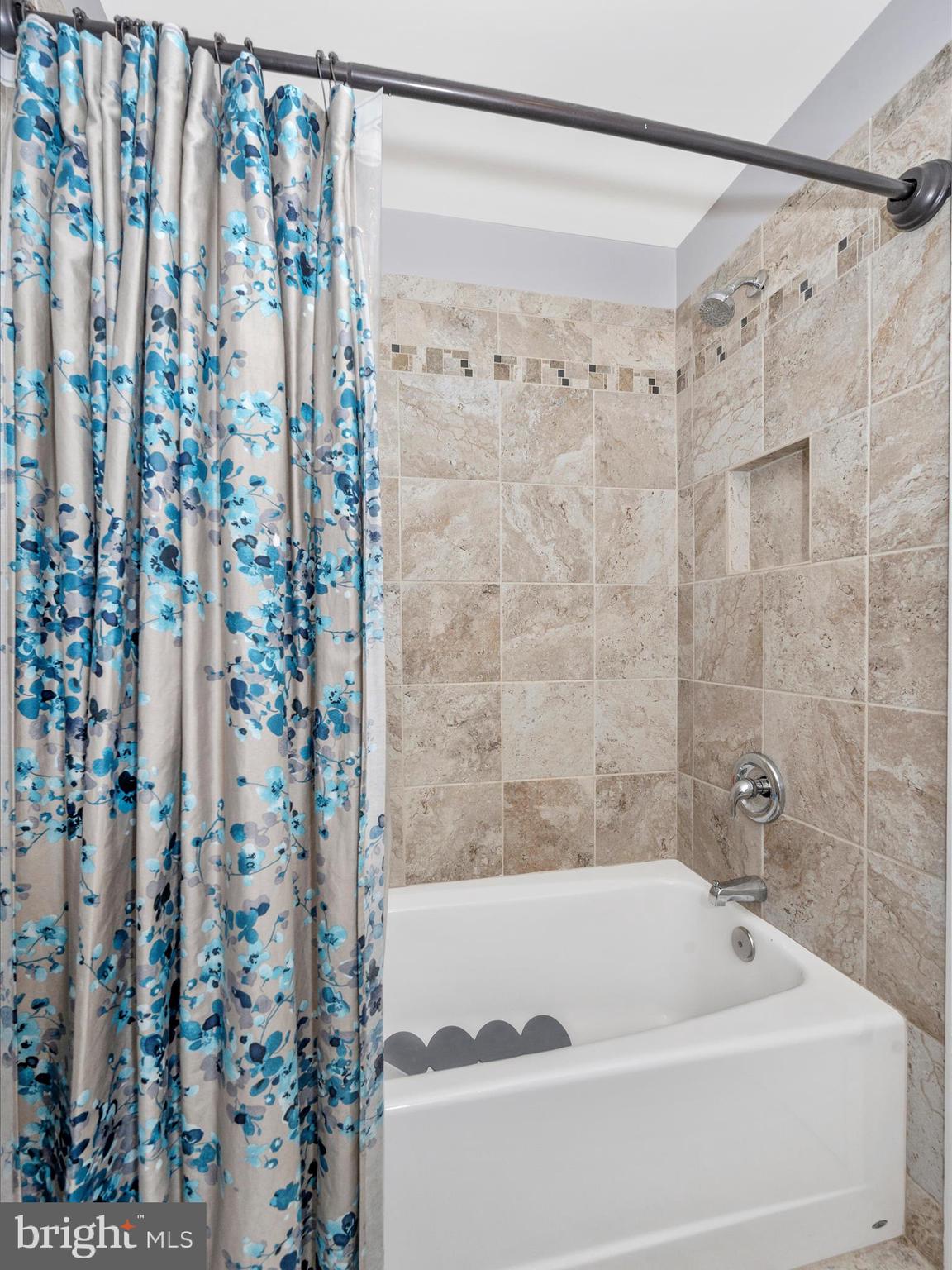 SHERWOOD FOREST MANOR - Residential