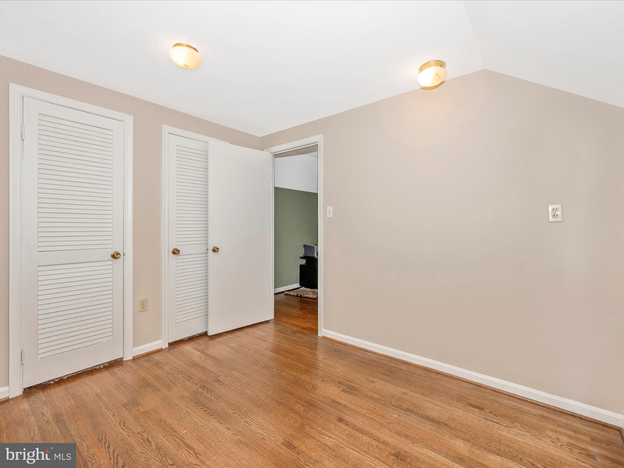 SHERWOOD FOREST MANOR - Residential