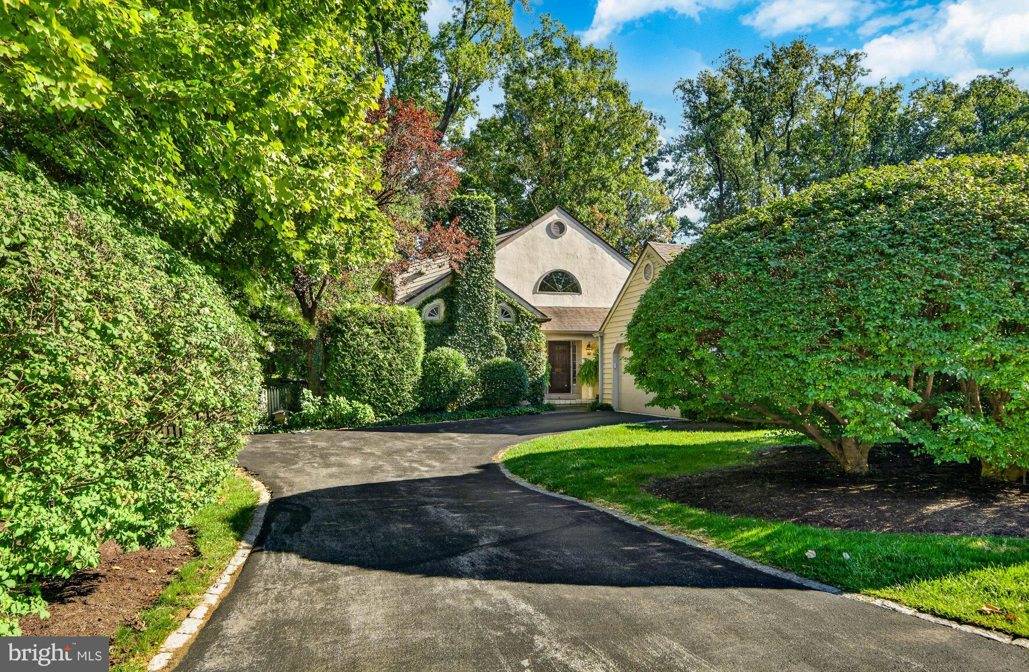 470 INVERARY LANE