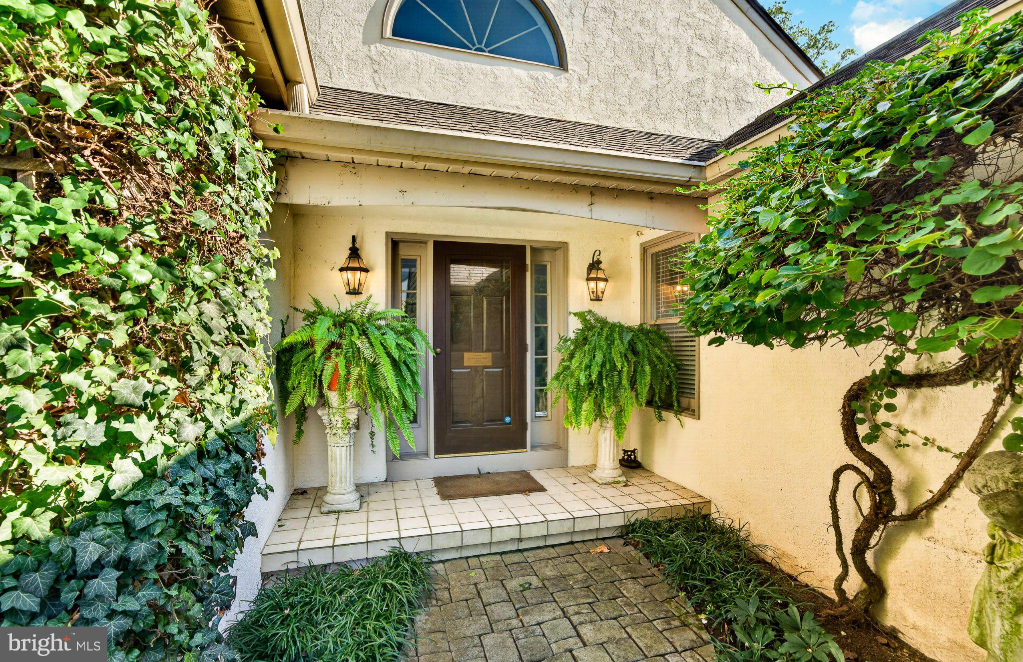 470 INVERARY LANE
