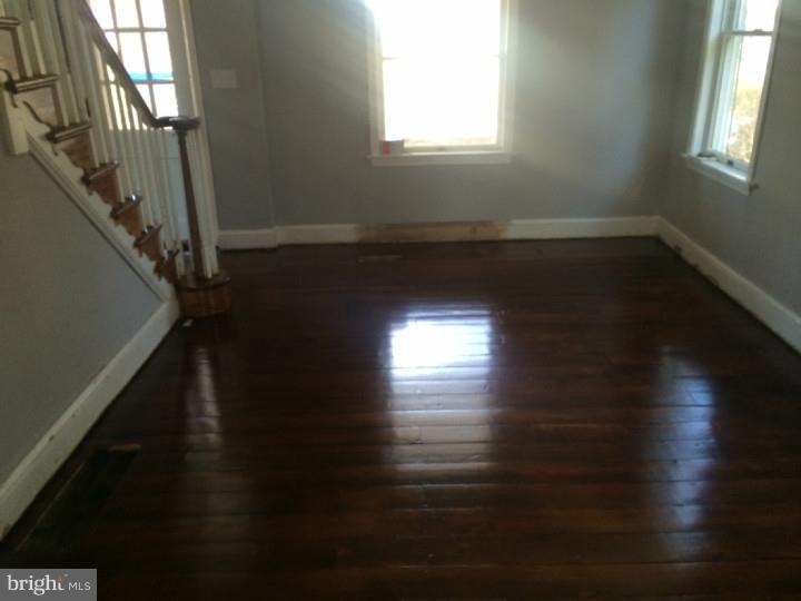 GLENSIDE - Residential Lease