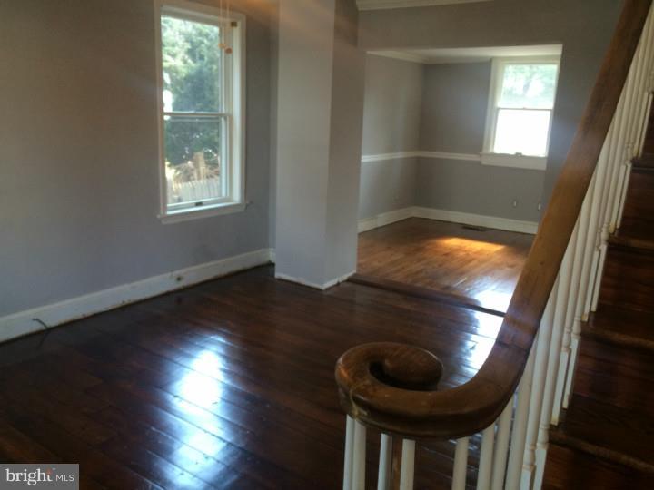 GLENSIDE - Residential Lease