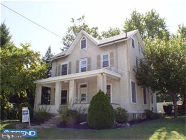 GLENSIDE - Residential Lease