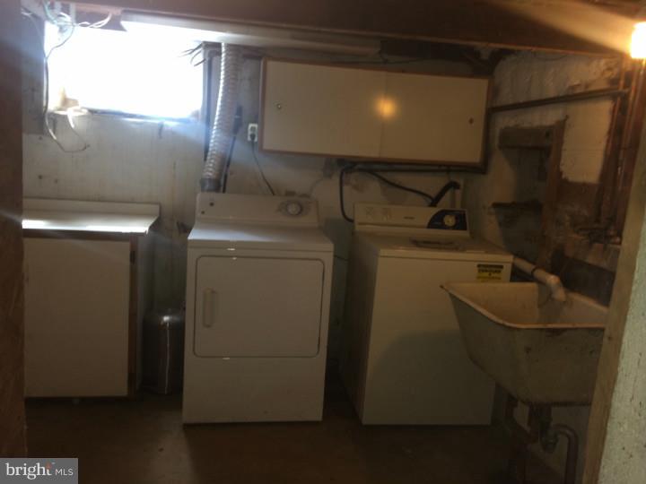 GLENSIDE - Residential Lease