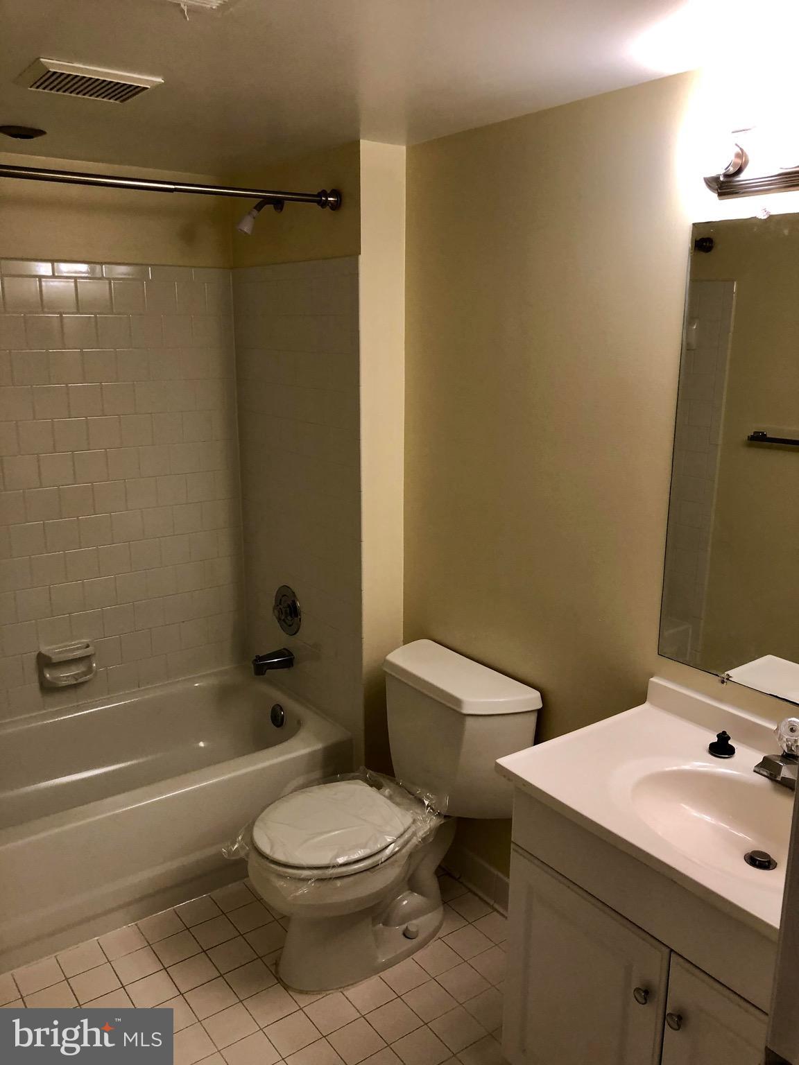 STAPLETON COURT GARDEN - Residential Lease