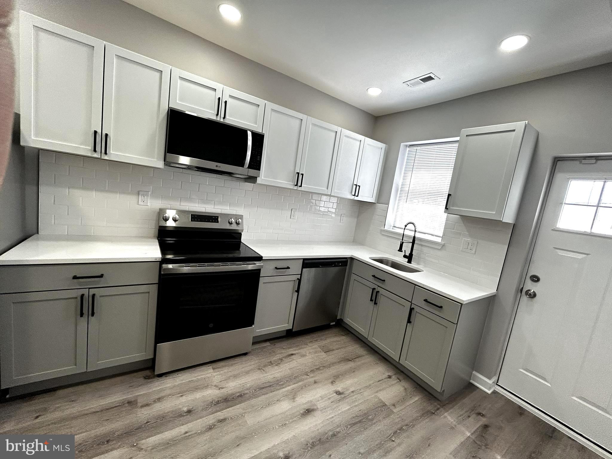 BIDDLE STREET - Residential