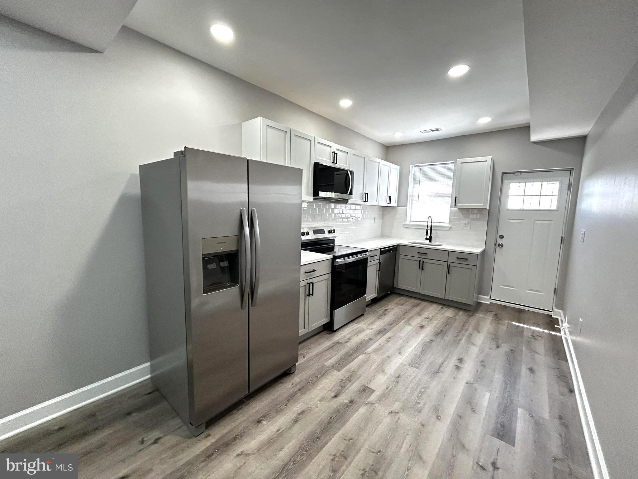 BIDDLE STREET - Residential