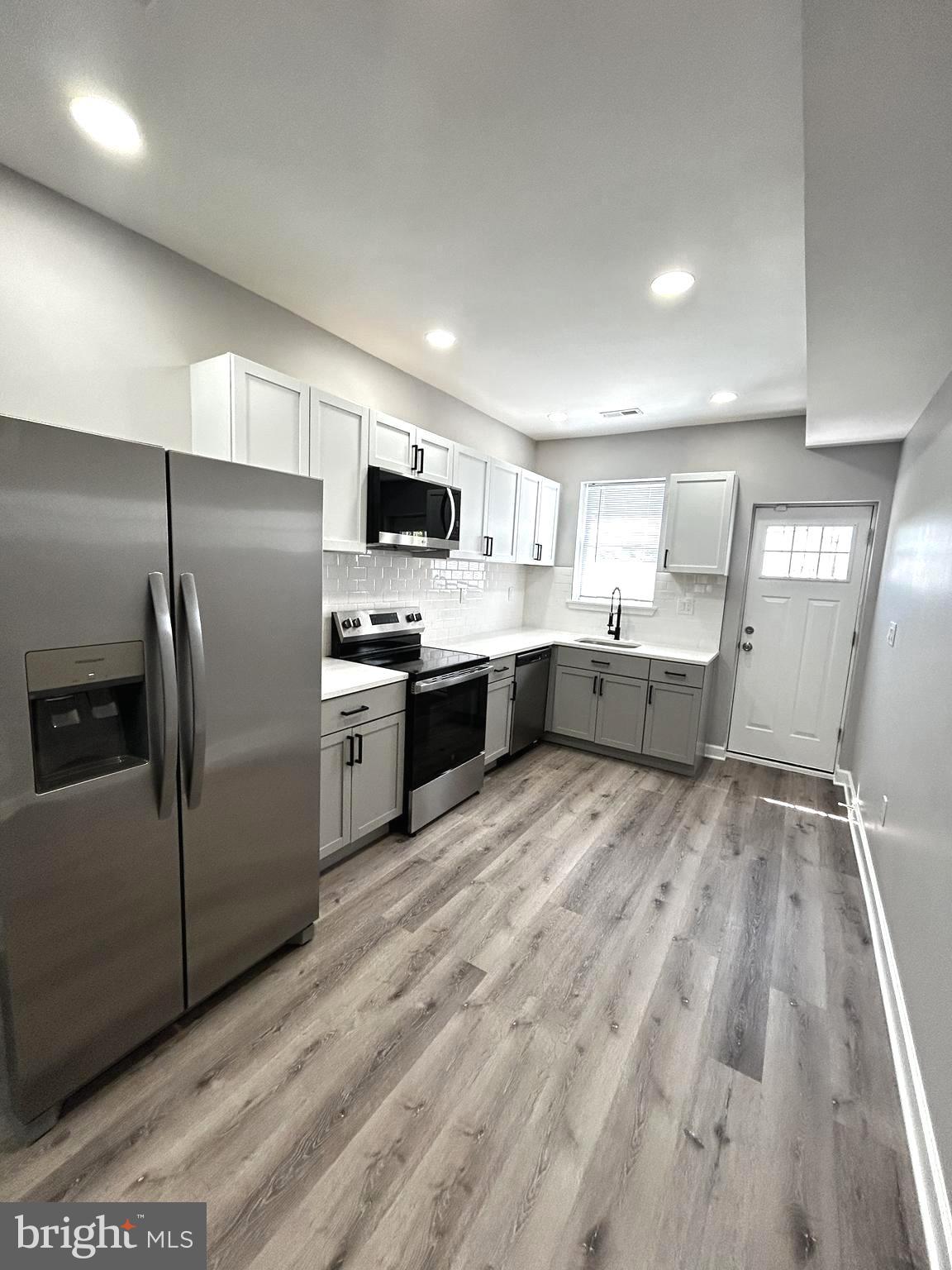 BIDDLE STREET - Residential