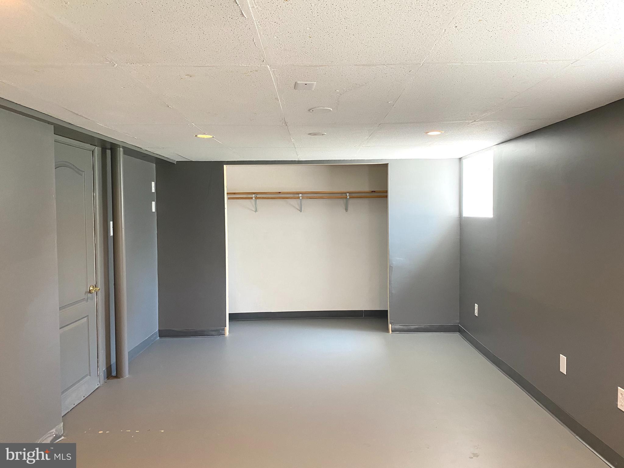 ROCK SPRINGS - Residential Lease