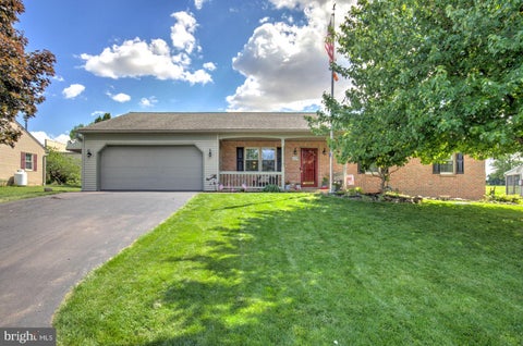 Homes For Sale - 559 Greenview Drive<br/> Lancaster County, DENVER, PA 17517