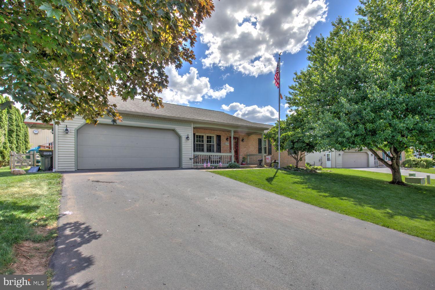 559 GREENVIEW DRIVE