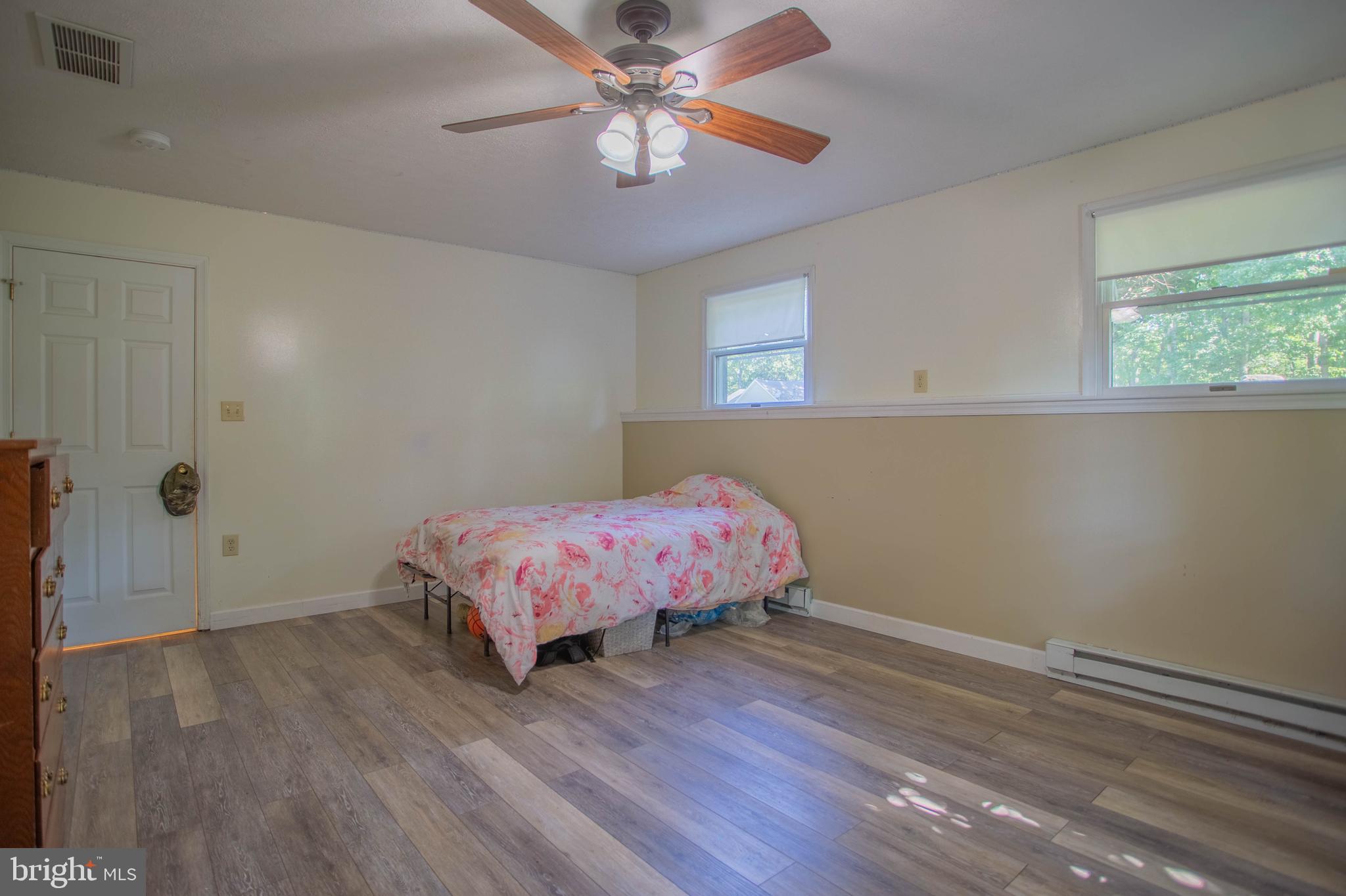 FOXCREST MANOR - Residential