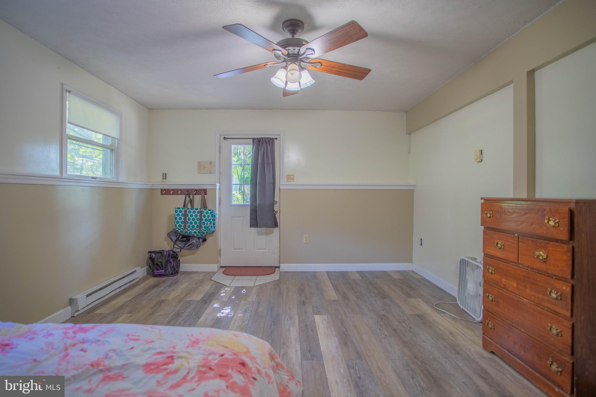 FOXCREST MANOR - Residential