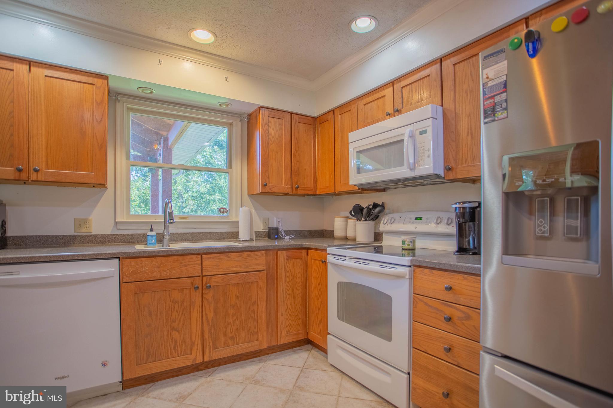 FOXCREST MANOR - Residential