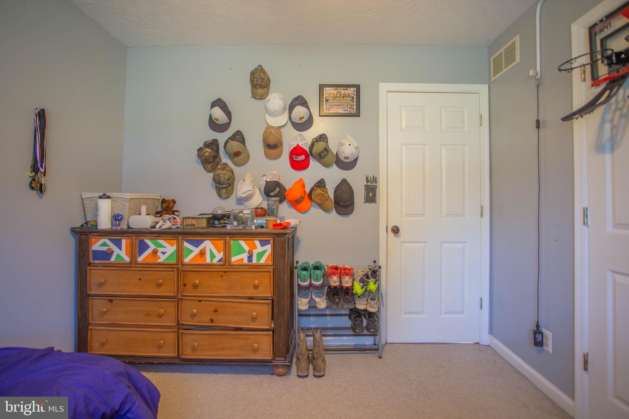 FOXCREST MANOR - Residential