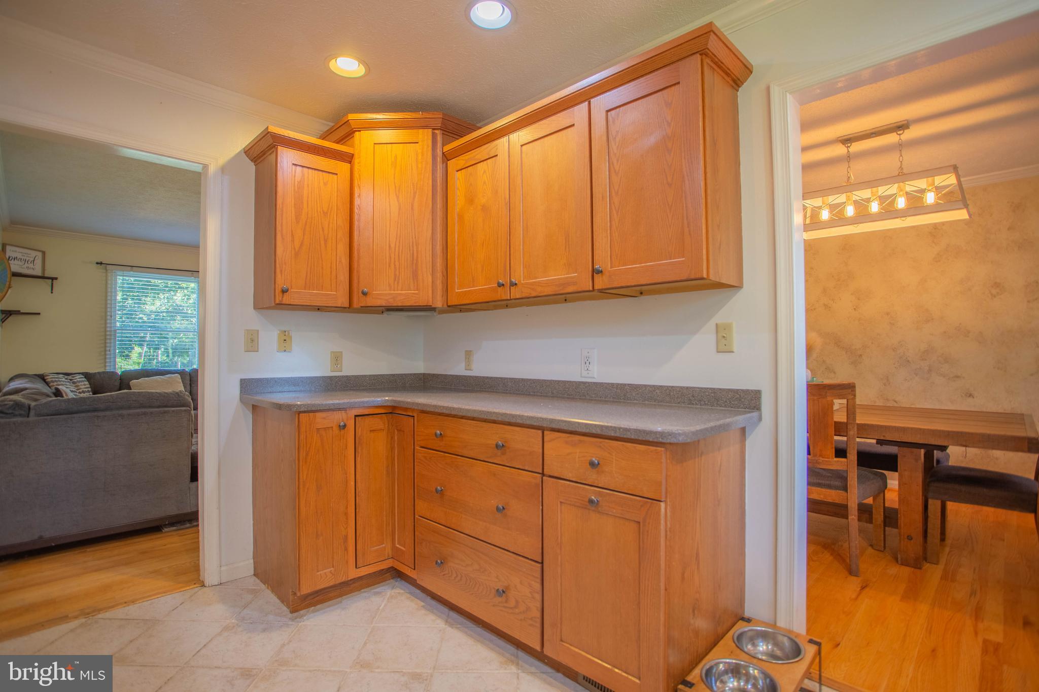 FOXCREST MANOR - Residential