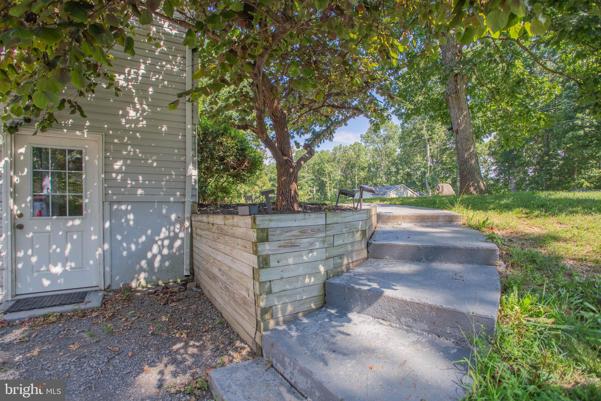 FOXCREST MANOR - Residential