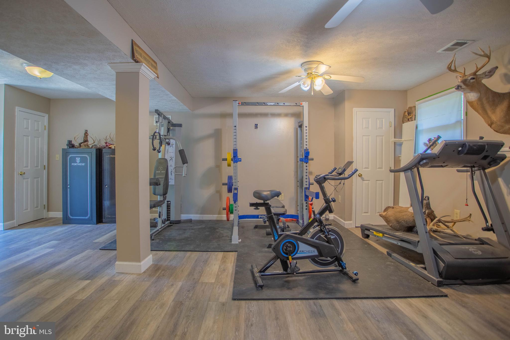 FOXCREST MANOR - Residential