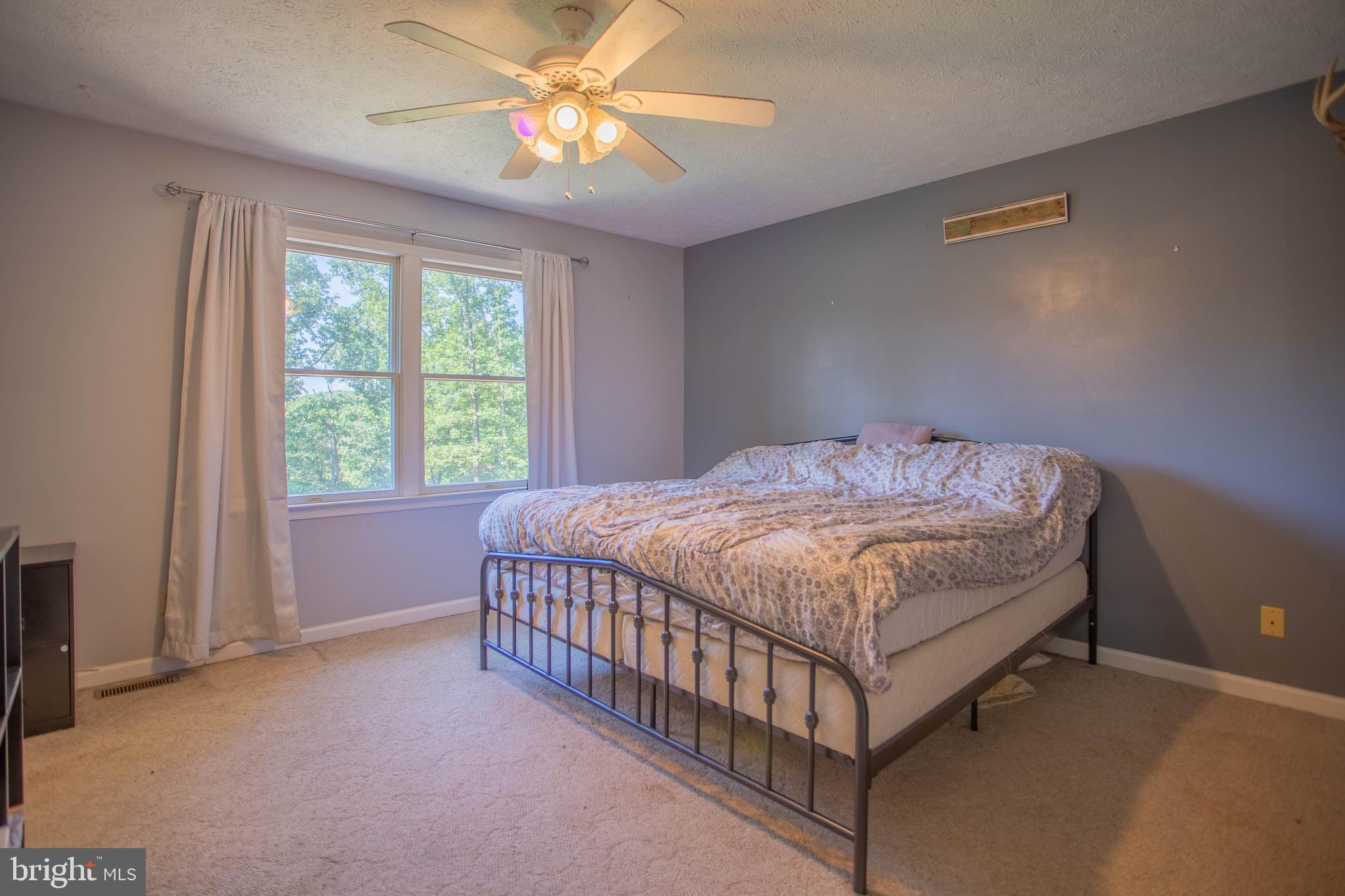 FOXCREST MANOR - Residential