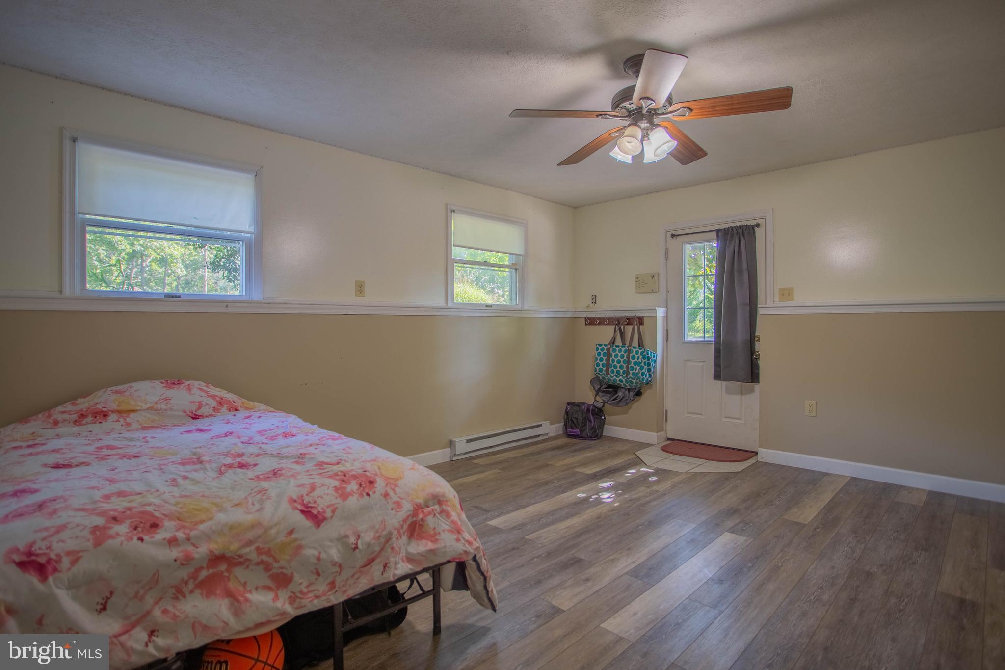 FOXCREST MANOR - Residential