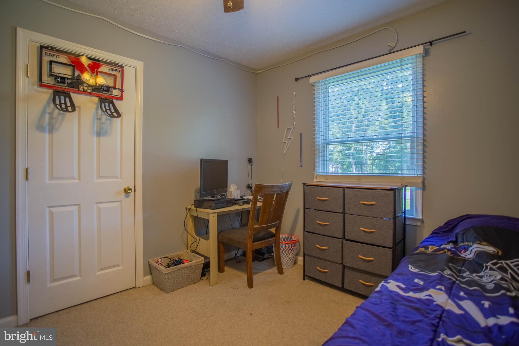 FOXCREST MANOR - Residential