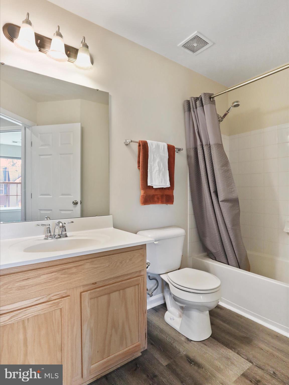 BROOKFIELD - Residential