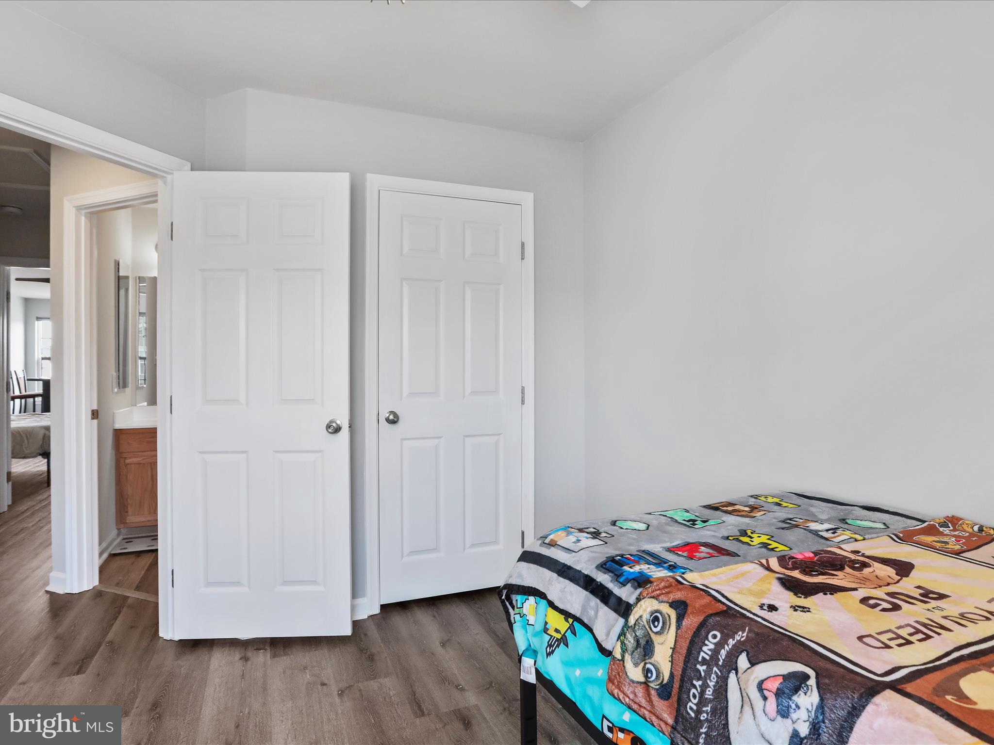 BROOKFIELD - Residential