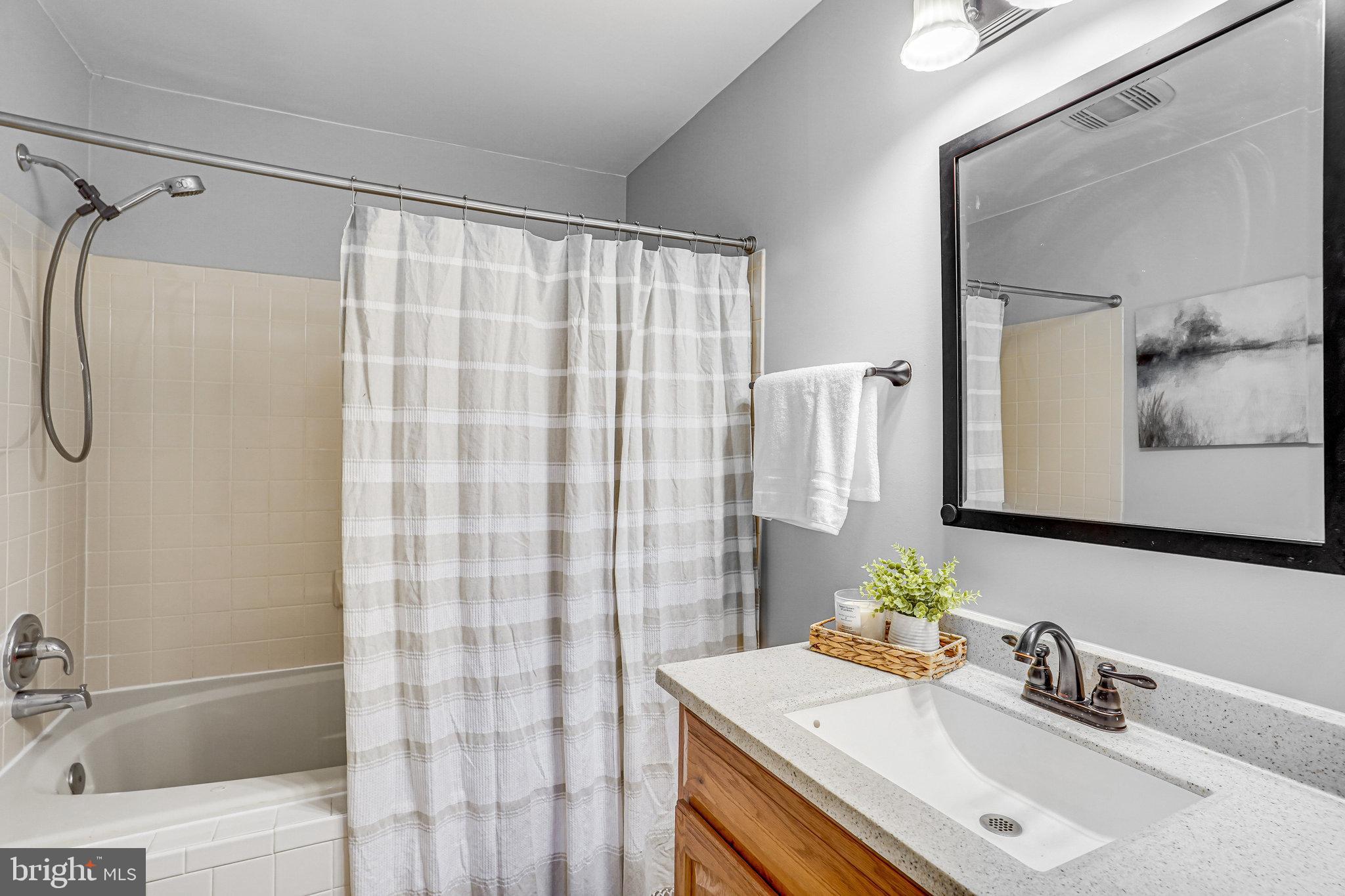 SUNNINGDALE MEADOWS - Residential