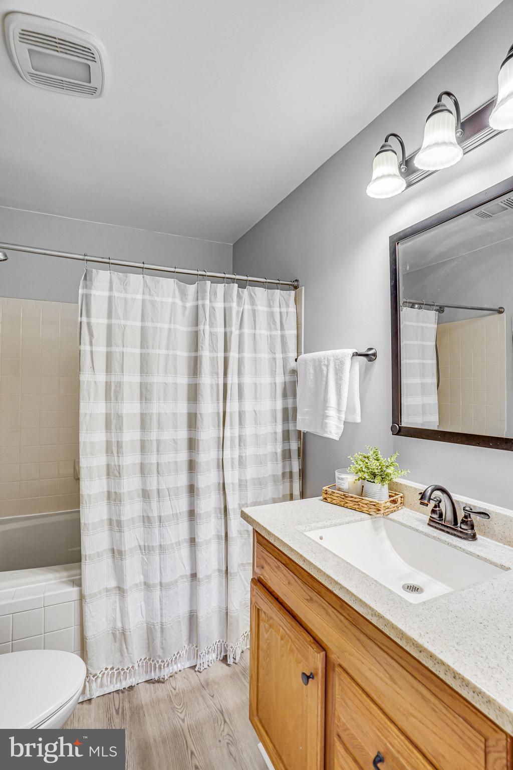 SUNNINGDALE MEADOWS - Residential