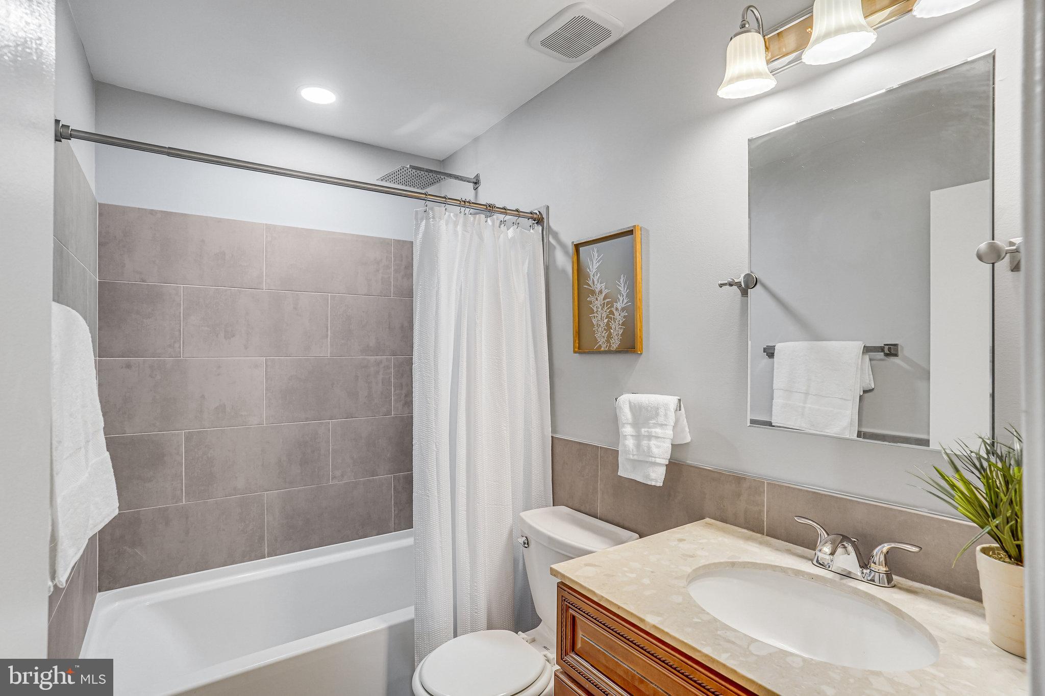 SUNNINGDALE MEADOWS - Residential