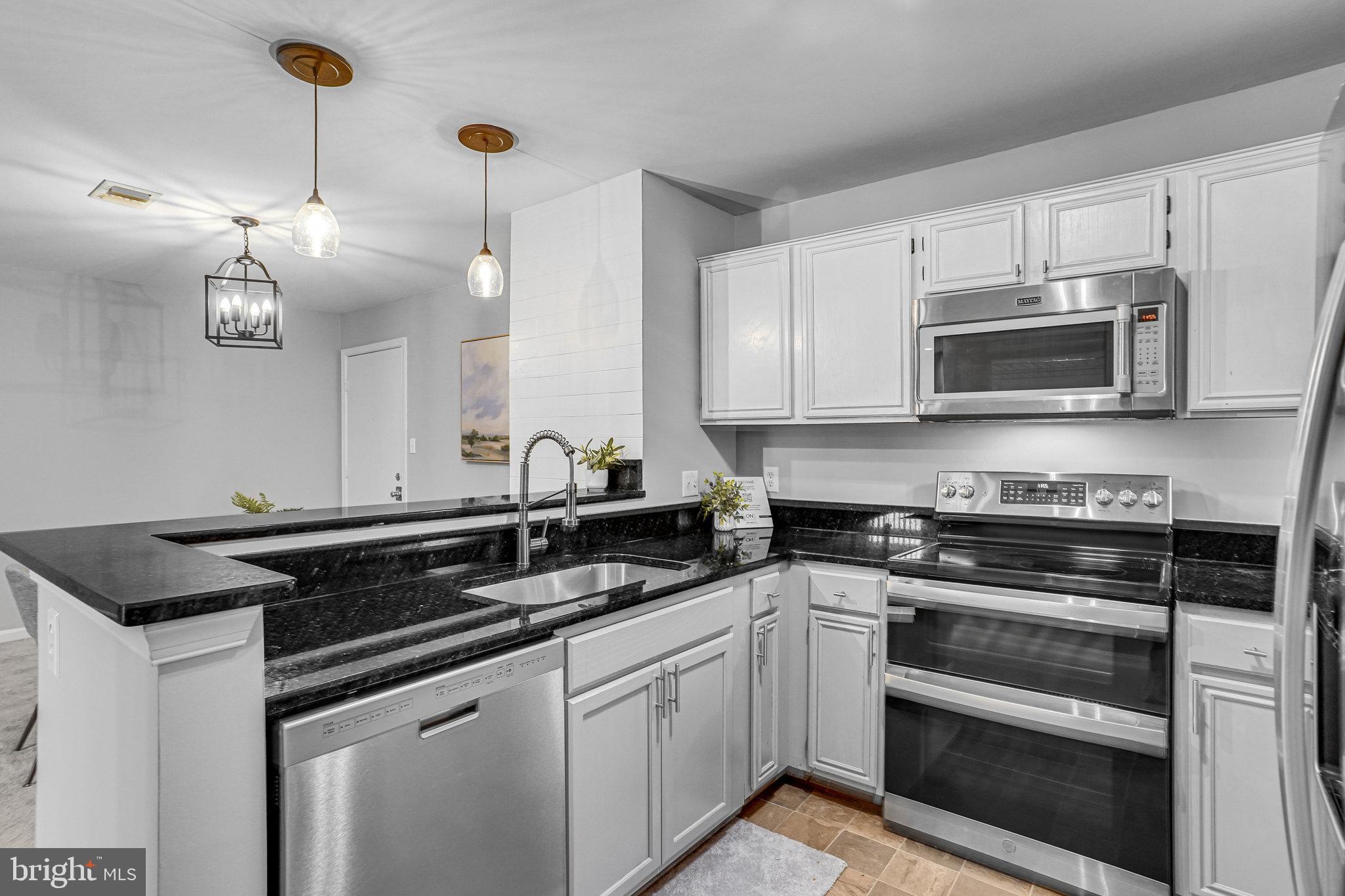 SUNNINGDALE MEADOWS - Residential