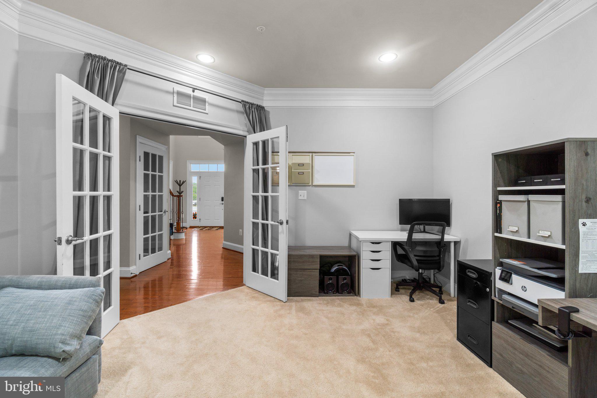 AUTUMN RIVER - Residential