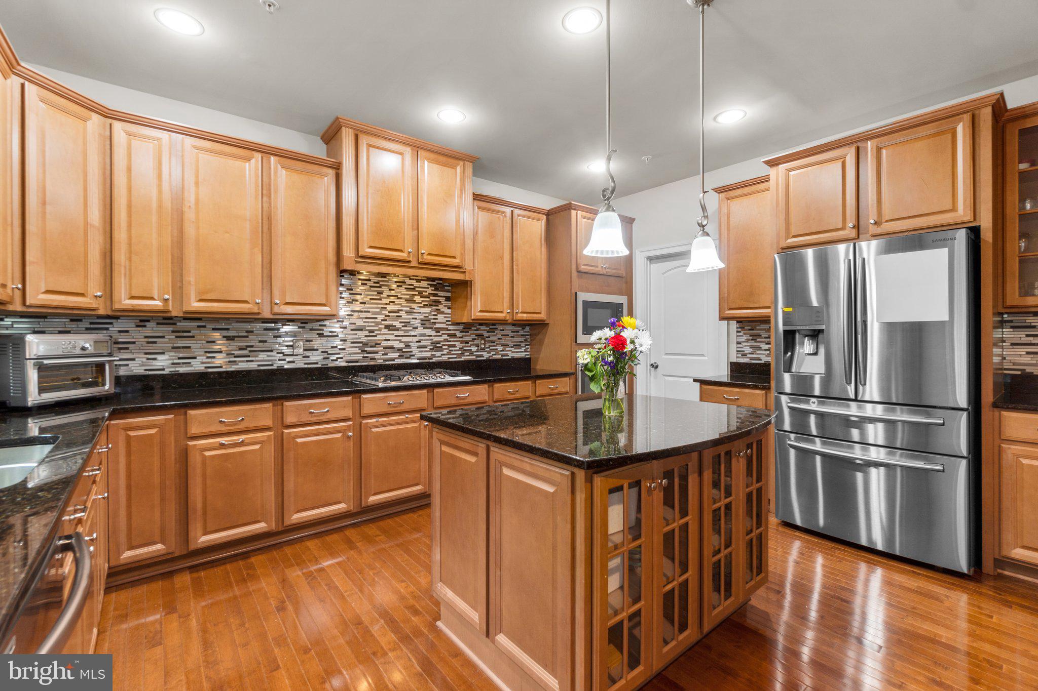 AUTUMN RIVER - Residential