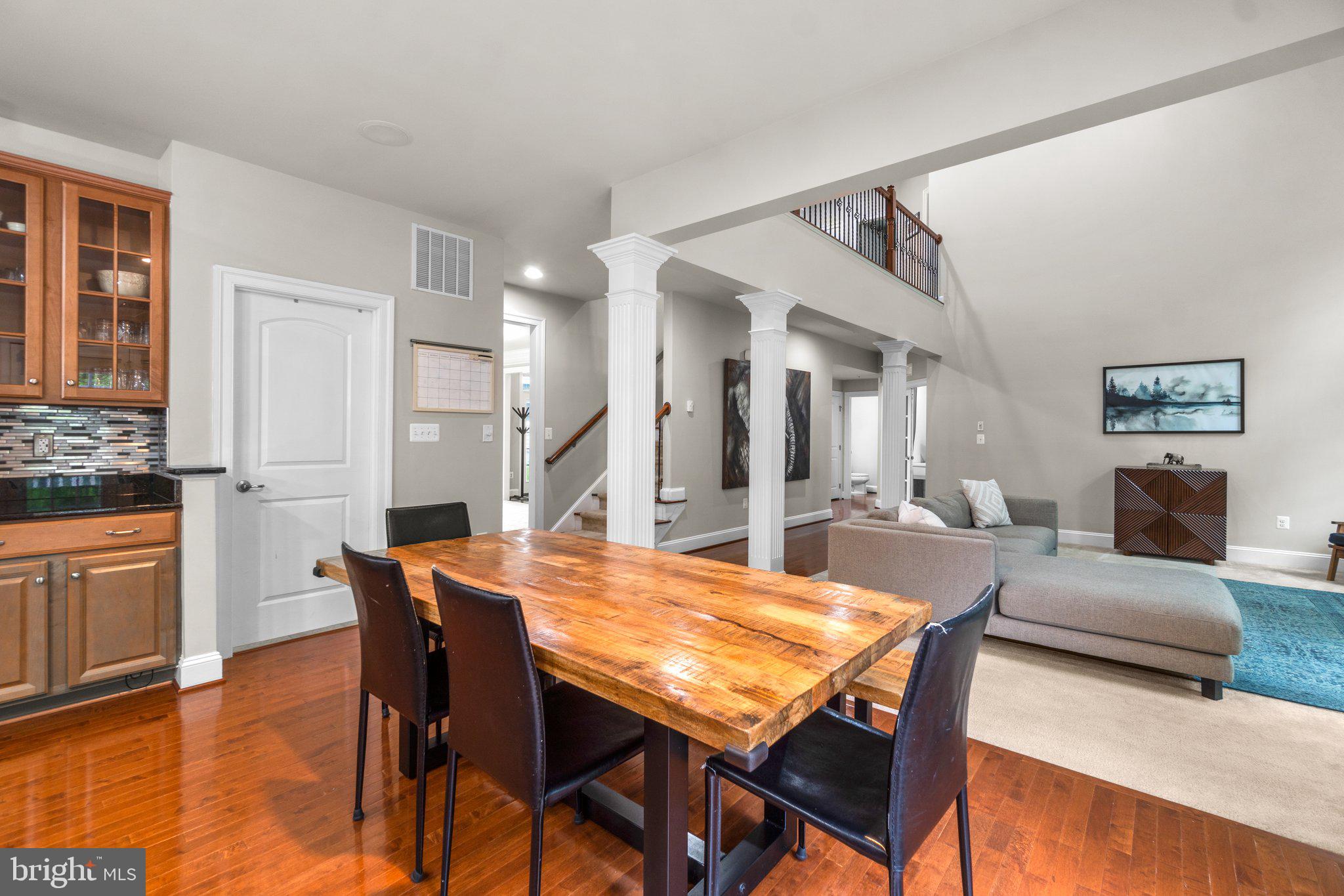 AUTUMN RIVER - Residential