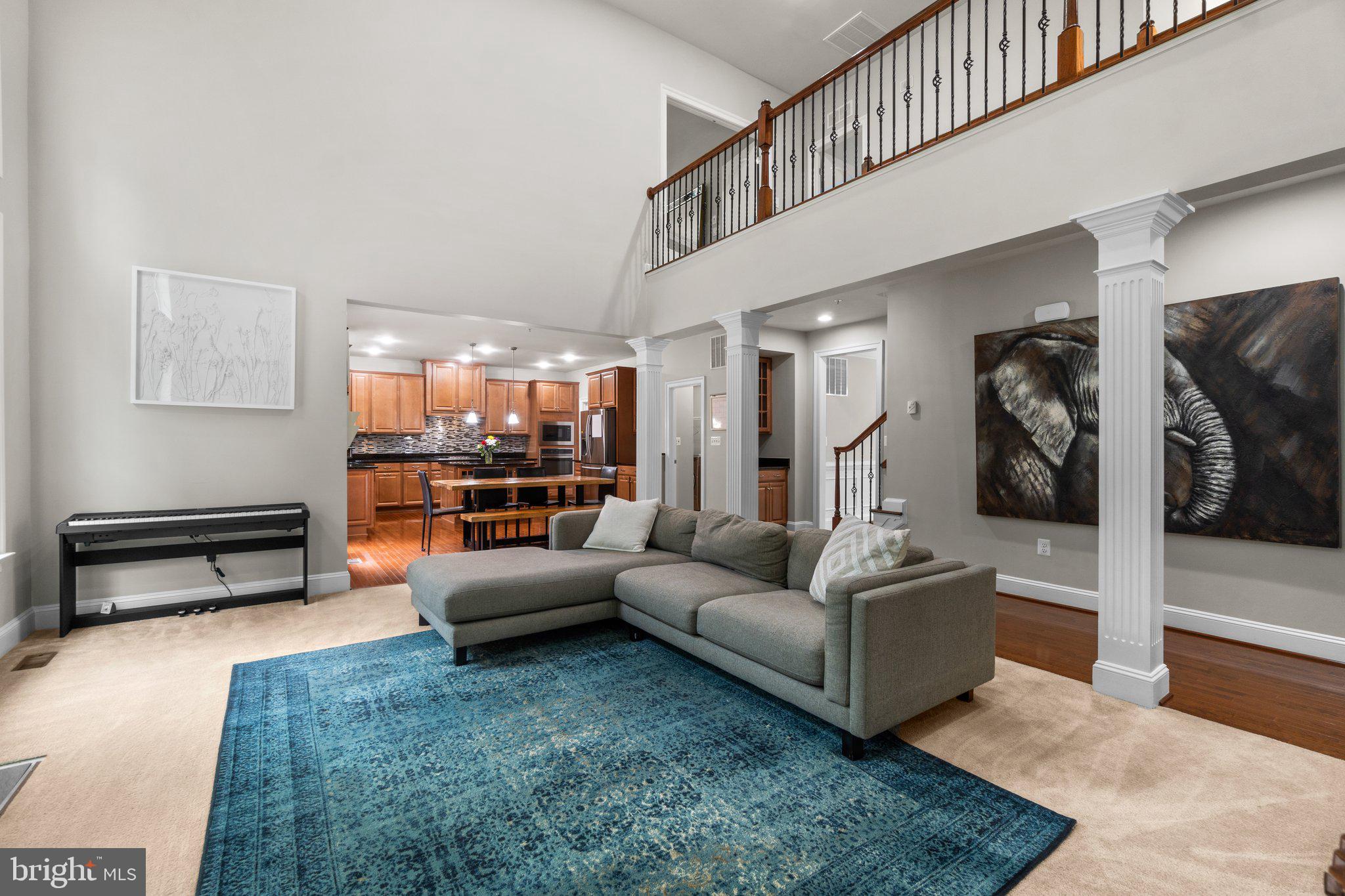 AUTUMN RIVER - Residential