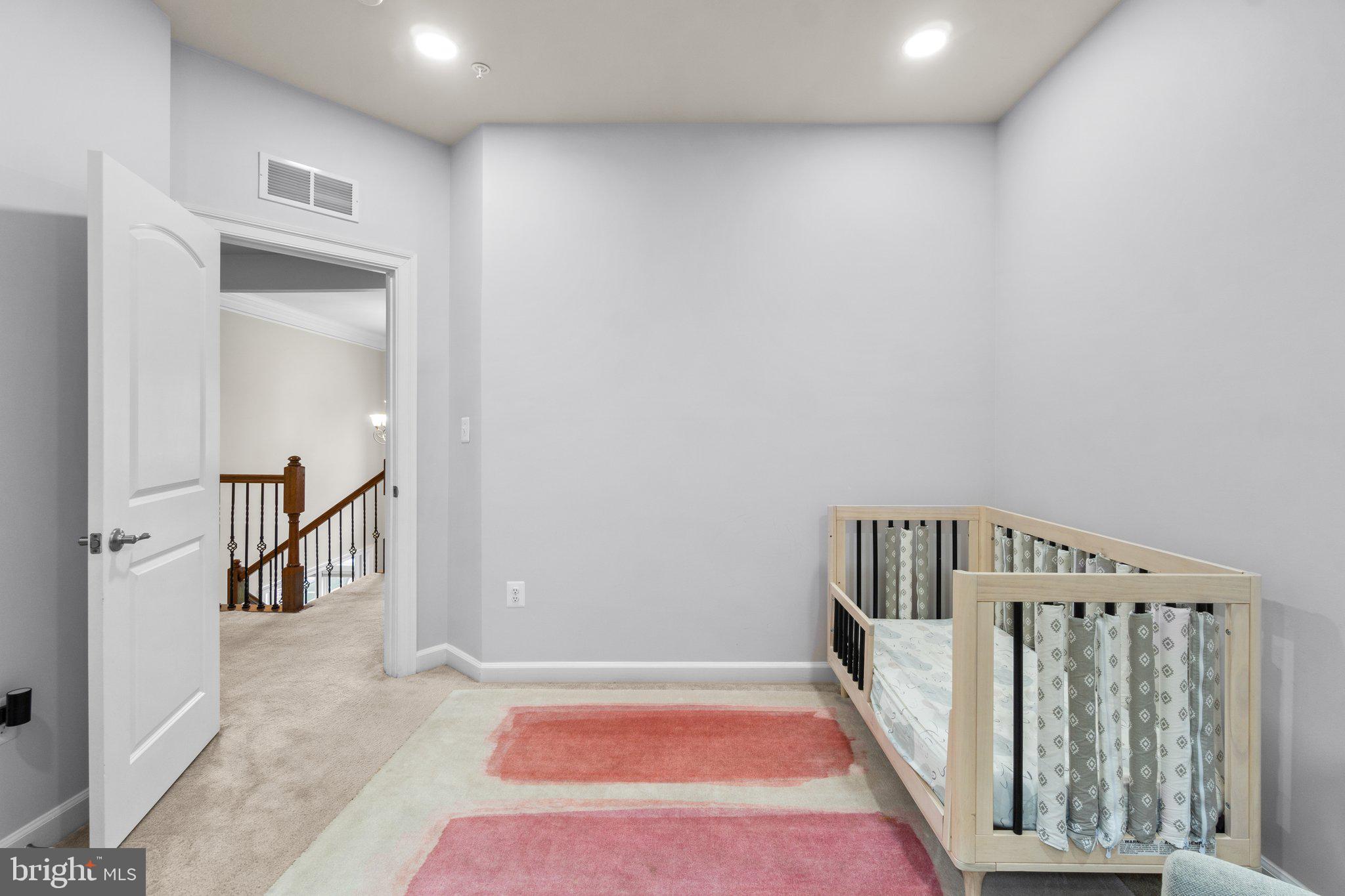 AUTUMN RIVER - Residential