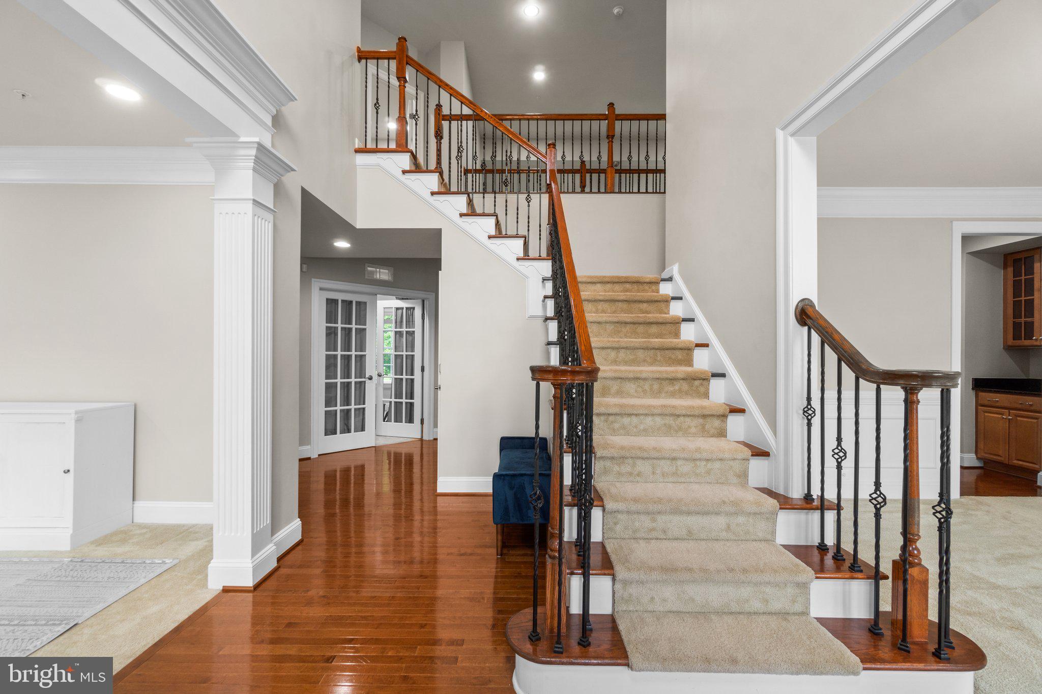 AUTUMN RIVER - Residential