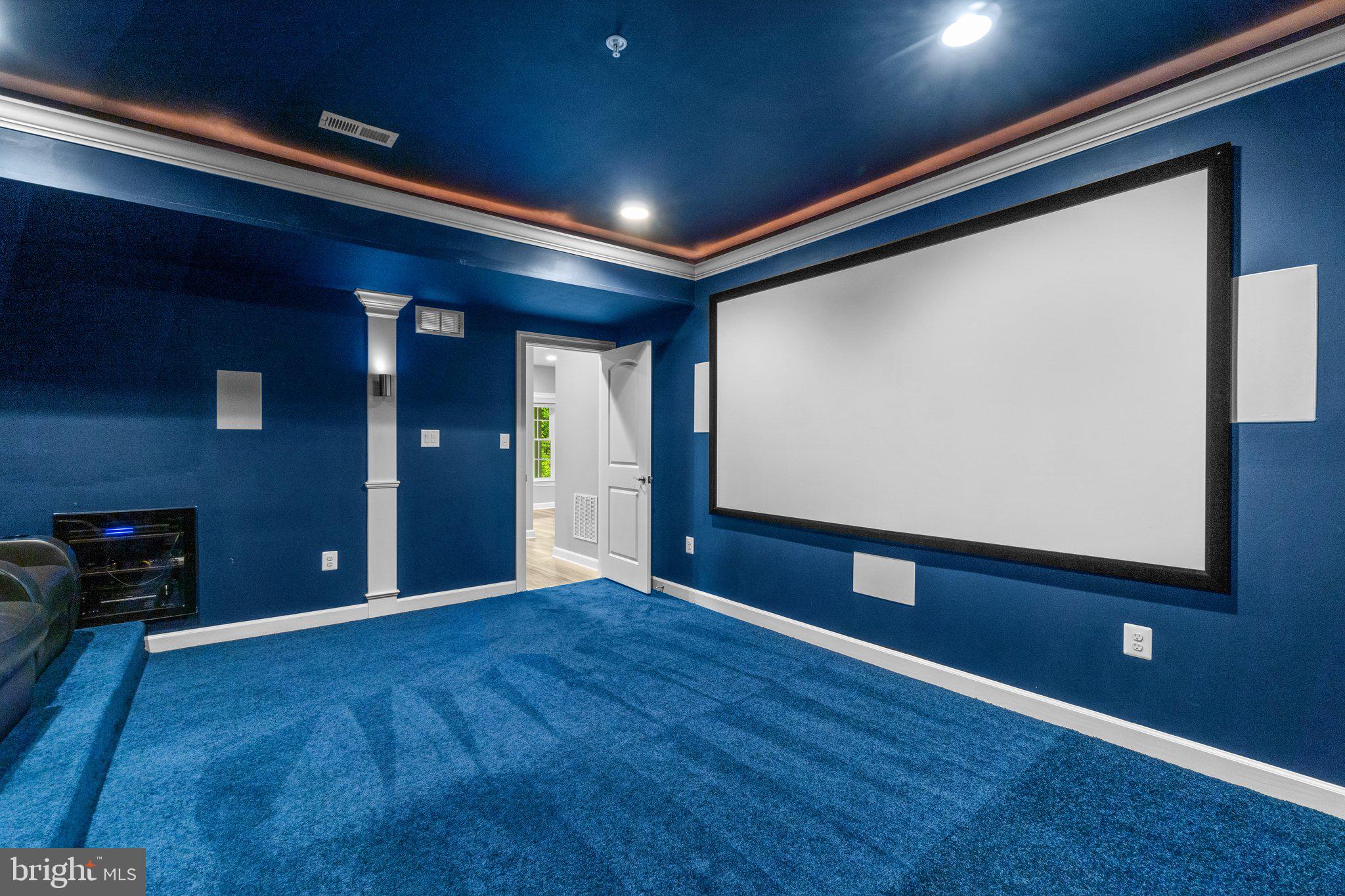 AUTUMN RIVER - Residential