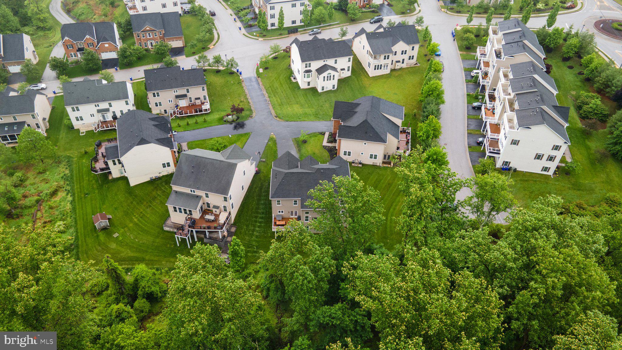 AUTUMN RIVER - Residential