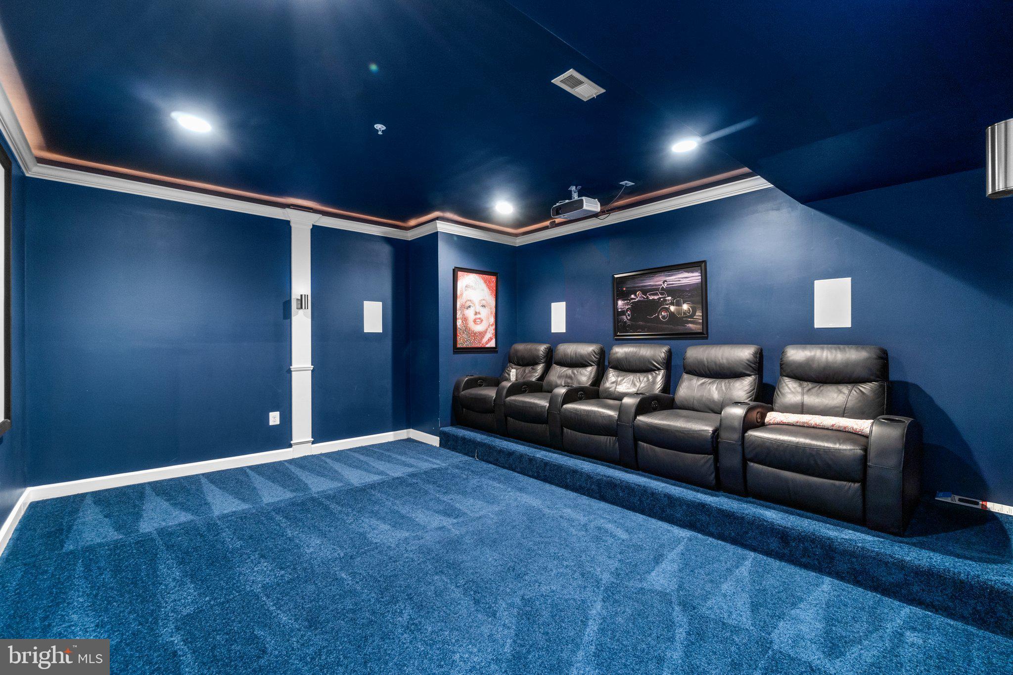 AUTUMN RIVER - Residential