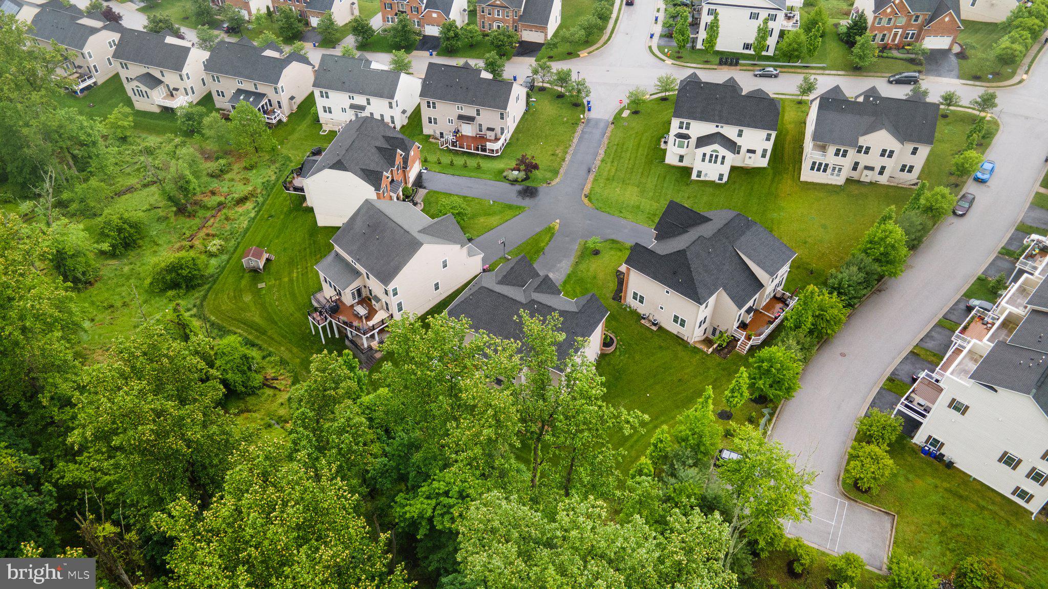 AUTUMN RIVER - Residential