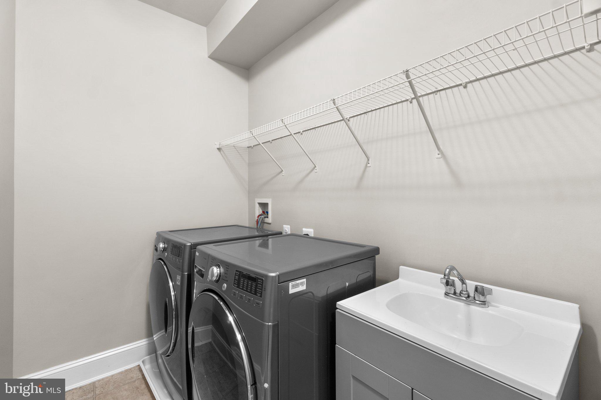 AUTUMN RIVER - Residential