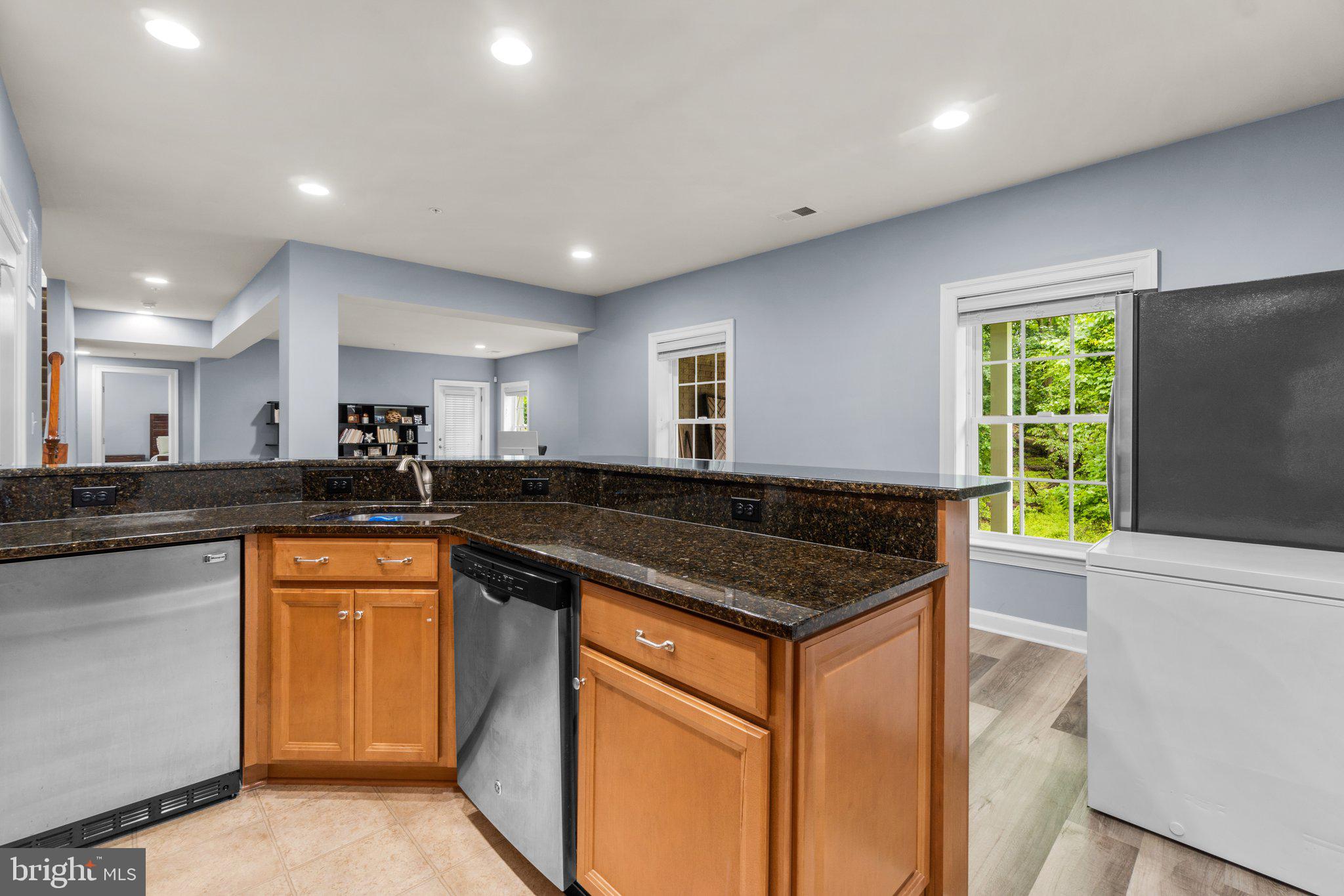 AUTUMN RIVER - Residential