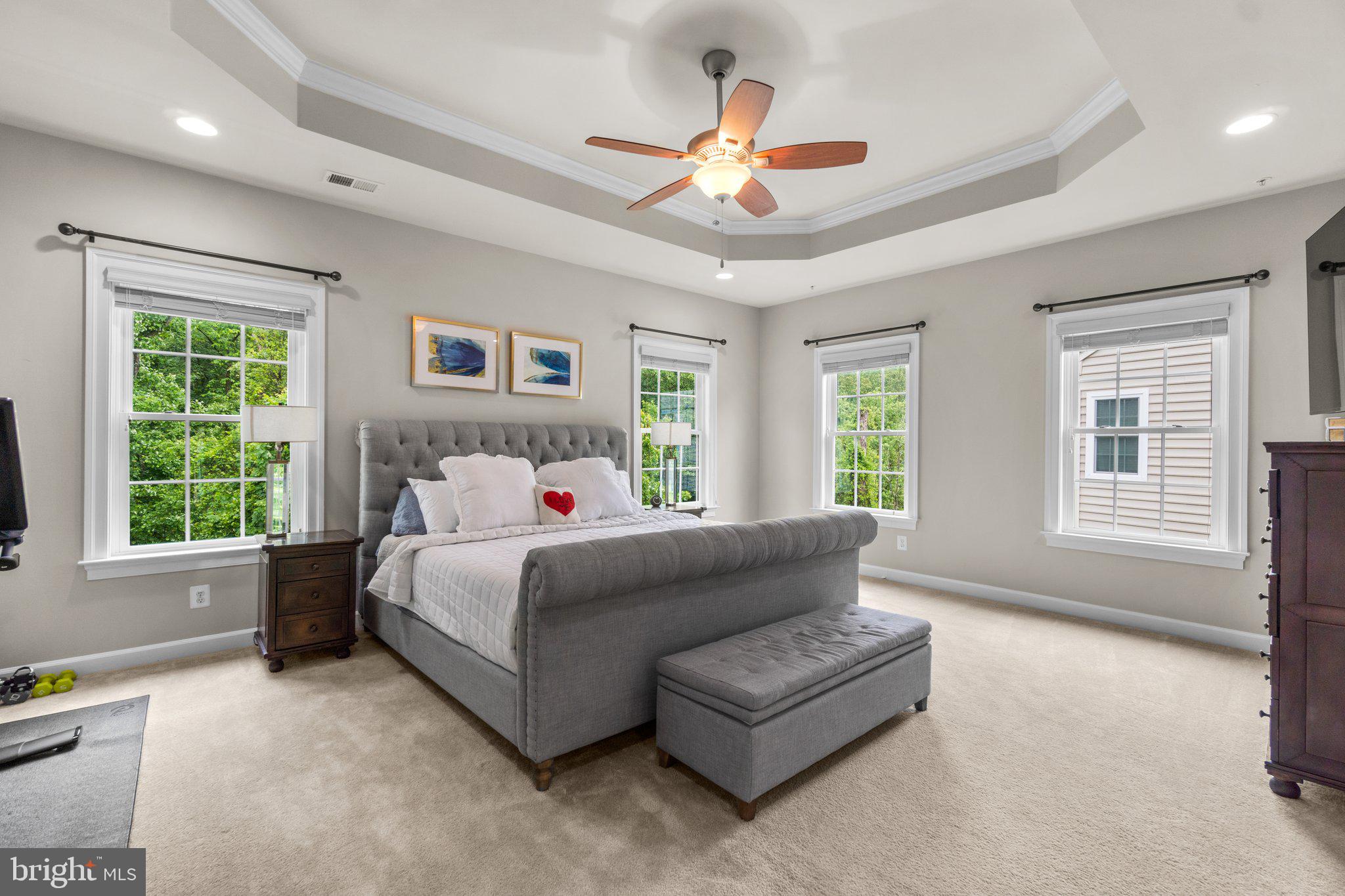 AUTUMN RIVER - Residential