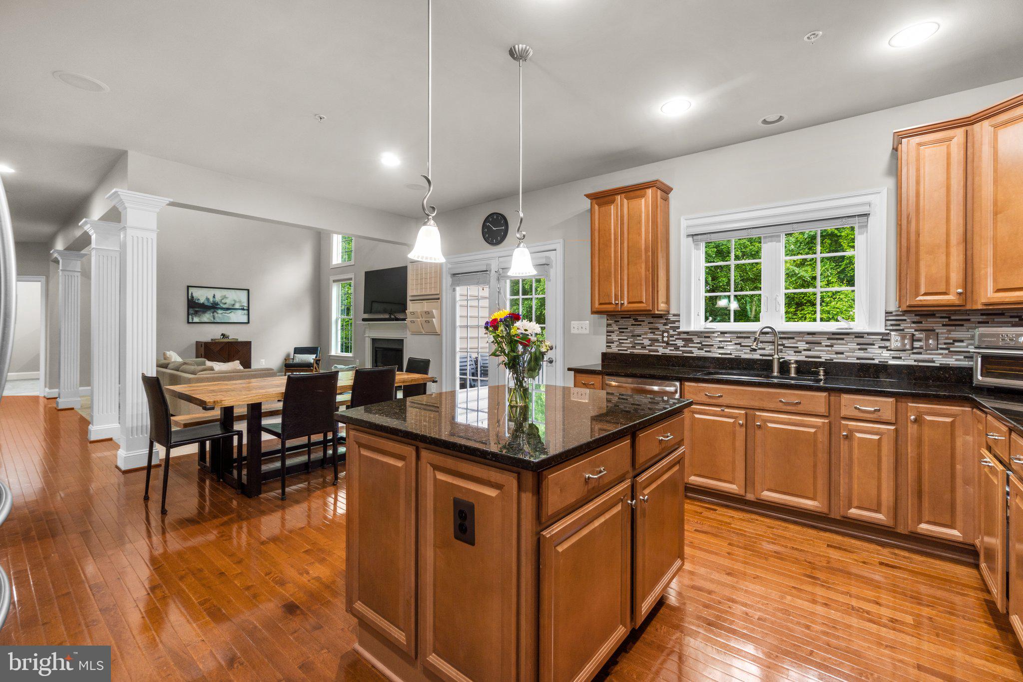 AUTUMN RIVER - Residential